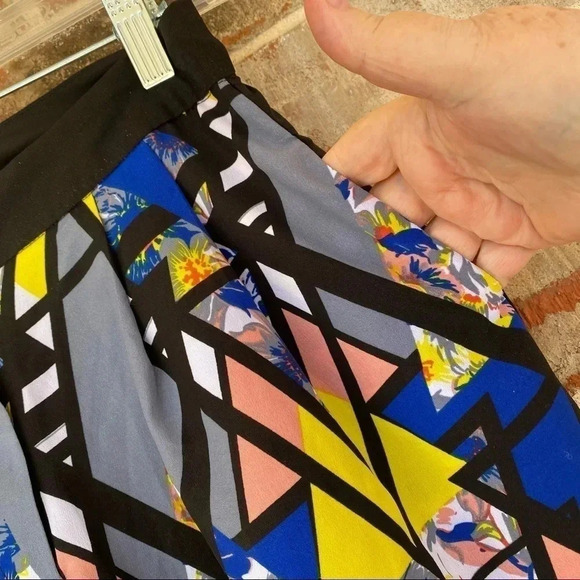 Fire Los Angeles Stained Glass Floral High Waisted Shorts - Picture 4 of 7